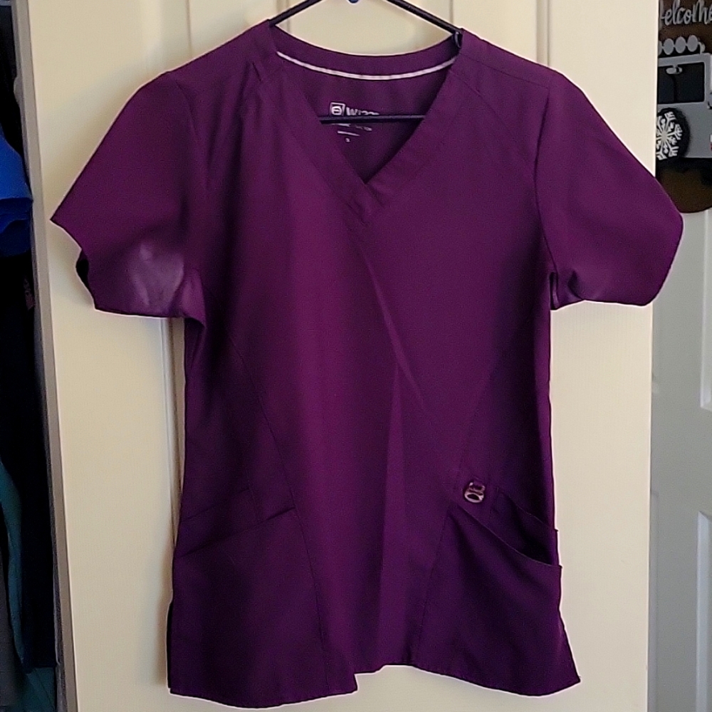 Scrub set in purple